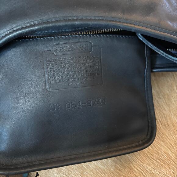 Vintage Coach Swinger - Picture 9 of 11